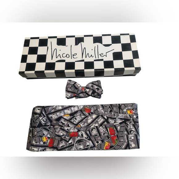 Nicole Miller Other - Nicole Miller Elegant Vintage 1990’s Novelty MOVIE Design Cummberbund & Bow Tie